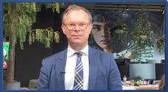 Kidney and HF outcomes with SGLTi across EF spectrum in HF